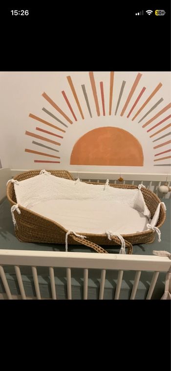 Couffin bébé en osier naturel, en excellent état, comme neuf.
