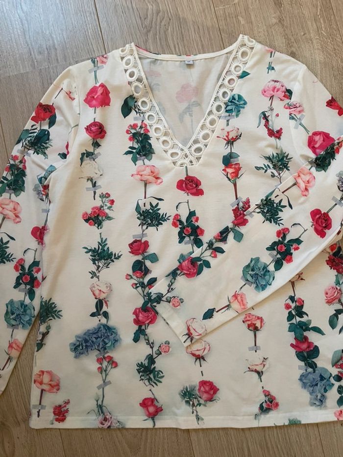 Chemisier blanc avec fleurs - photo numéro 5