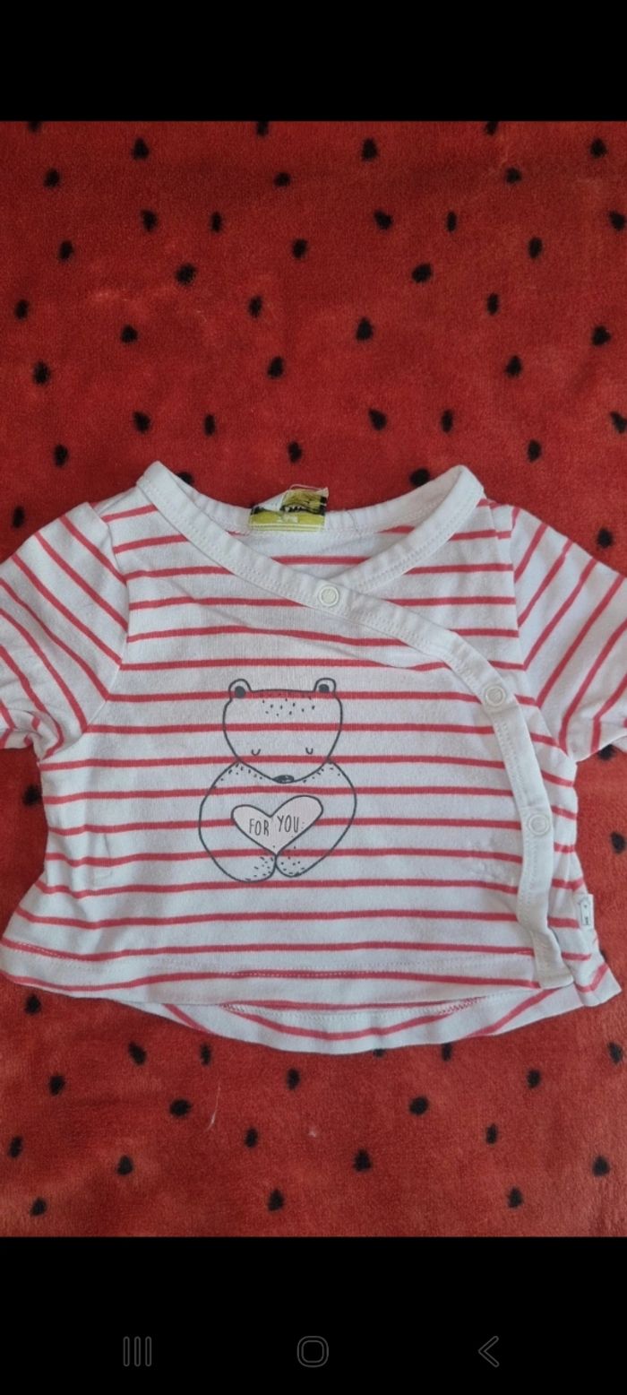 Pull/Tee-shirt naissance 0 mois fille en bon état