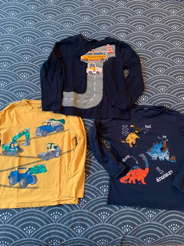 3 tshirts manches longues taille 8 ans