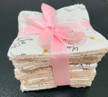 Joli lot lingettes fille