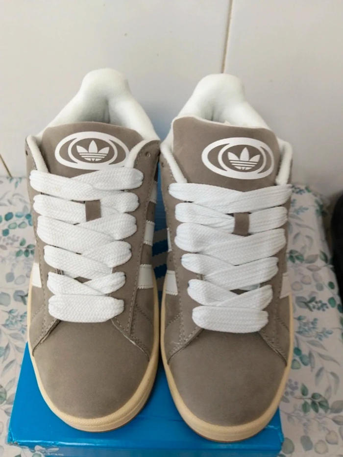 Baskets Adidas Campus 00S taille 39 - photo numéro 2