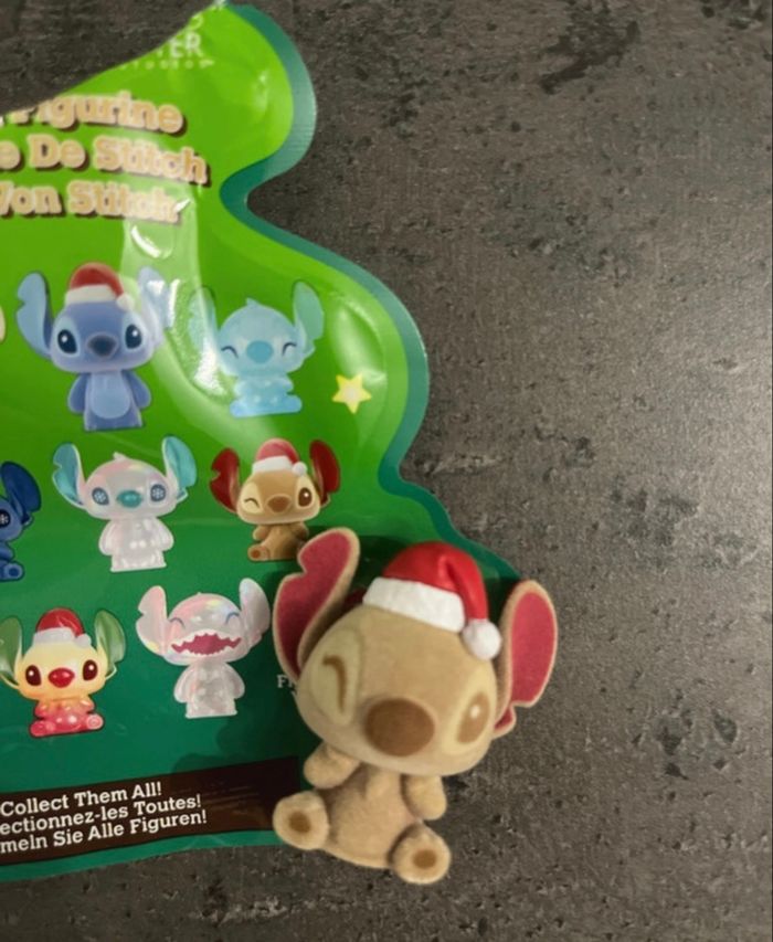 Figurine mystère stitch Noël - photo numéro 2