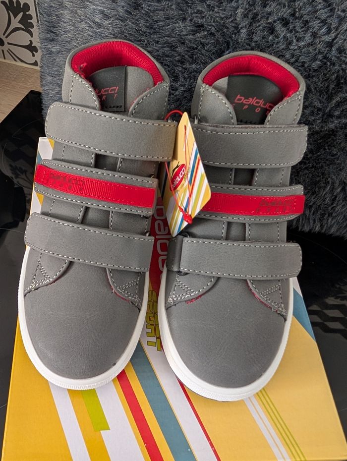 Baskets garçon. Taille 29. Semelle intérieure en cuir. Neuf. Balducci - photo numéro 4