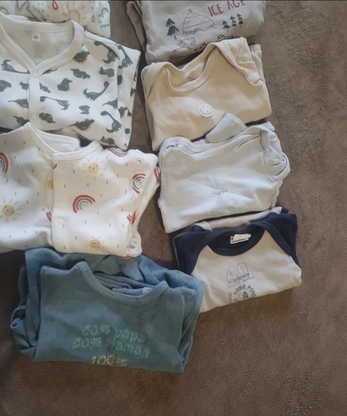 Pyjamas et bodys 3m - photo numéro 3