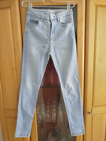 Jean skinny bleu clair bizzbee taille 36.