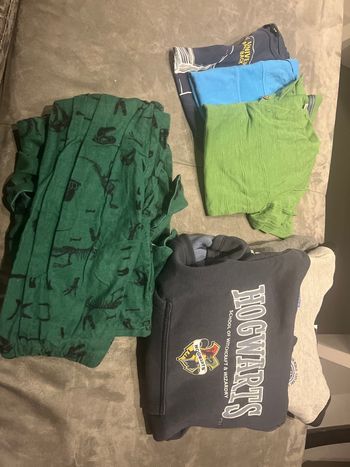 Lot vêtements taille 8 ans 