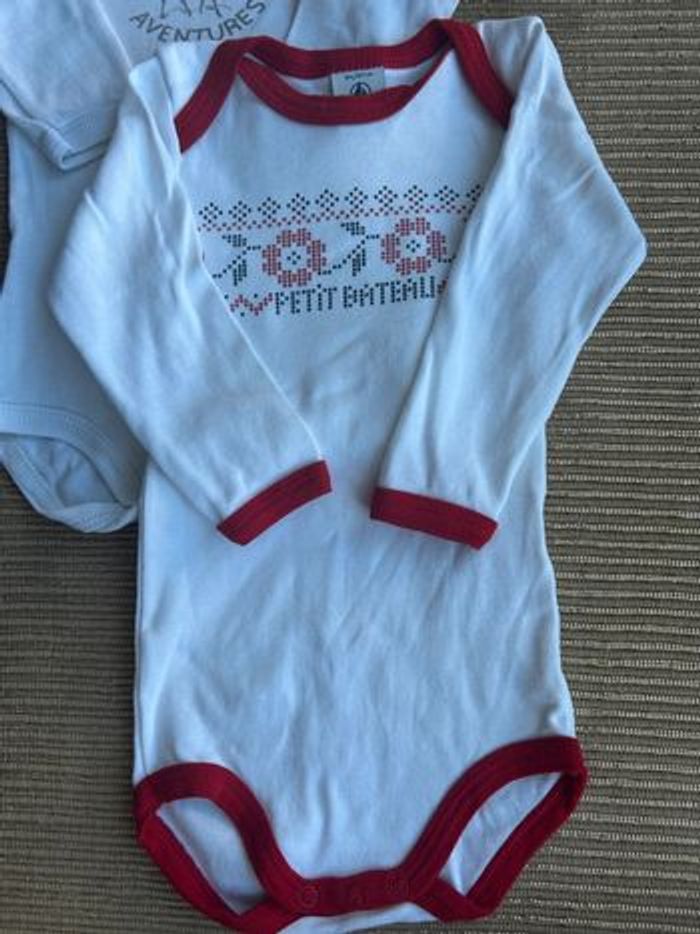 3 bodys Petit Bateau 6 mois - photo numéro 4