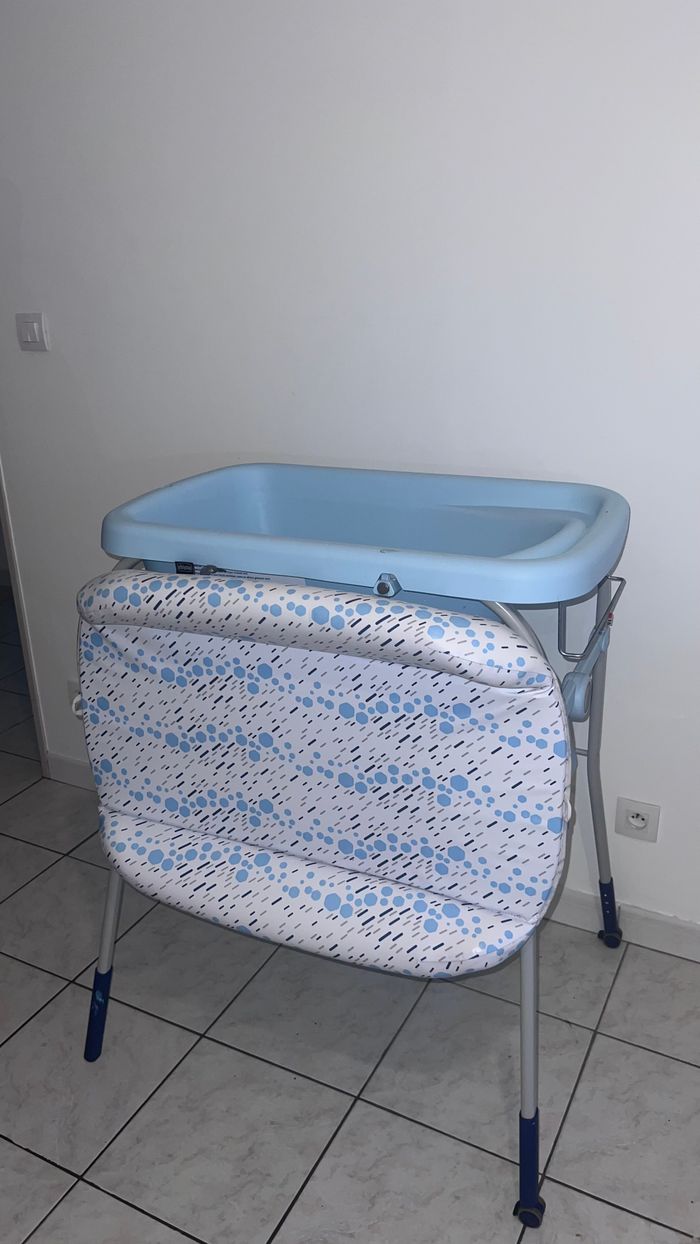 Baignoire + table à langer - photo numéro 5