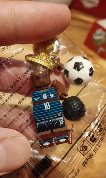 Personnage type Lego football neuf Kylian m'bappé équipe nationale de la France  maillot rayé