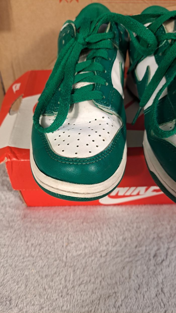 Chaussure Nike dunk low rétro pointure 36.5 vert et blanc - photo numéro 8