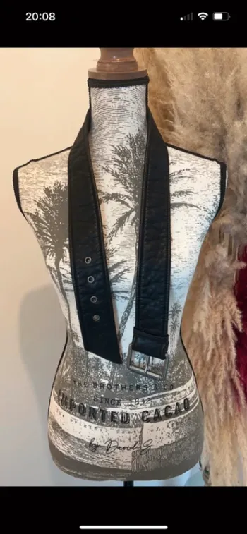 Ceinture noir en simili cuir