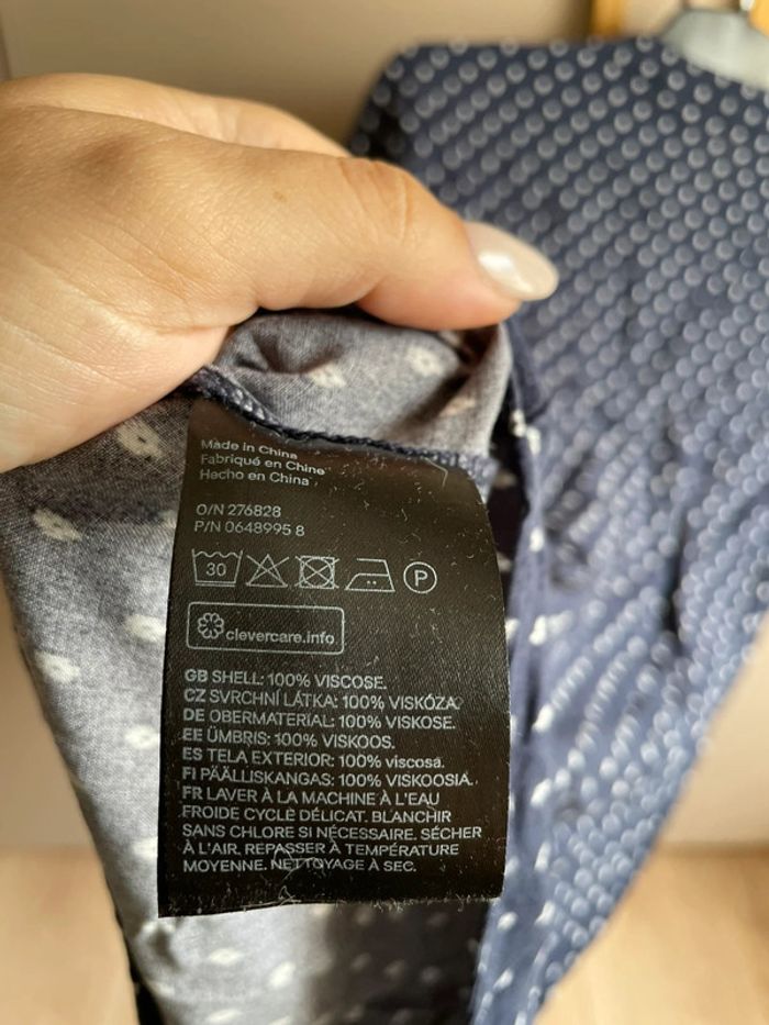 Robe courte bleu marine imprimée H&M 38 M - photo numéro 3