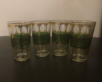 Lot de 4 verres à thé verts et dorés