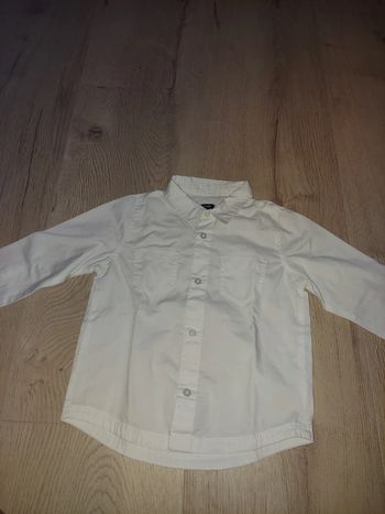 Chemise ml 3 ans état neuf