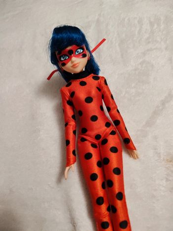 Poupée lady bug