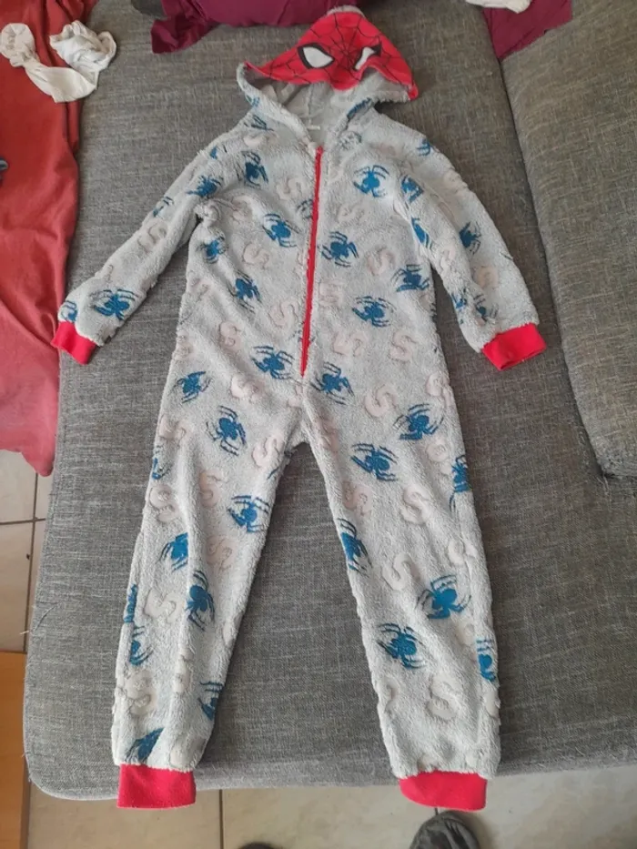 Piloupilou spiderman 5/6ans - photo numéro 2