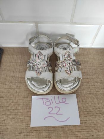 Sandales taille 22