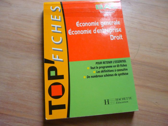 Lot livres scolaires droit AES Allemand latin preparation concours TBE - photo numéro 2