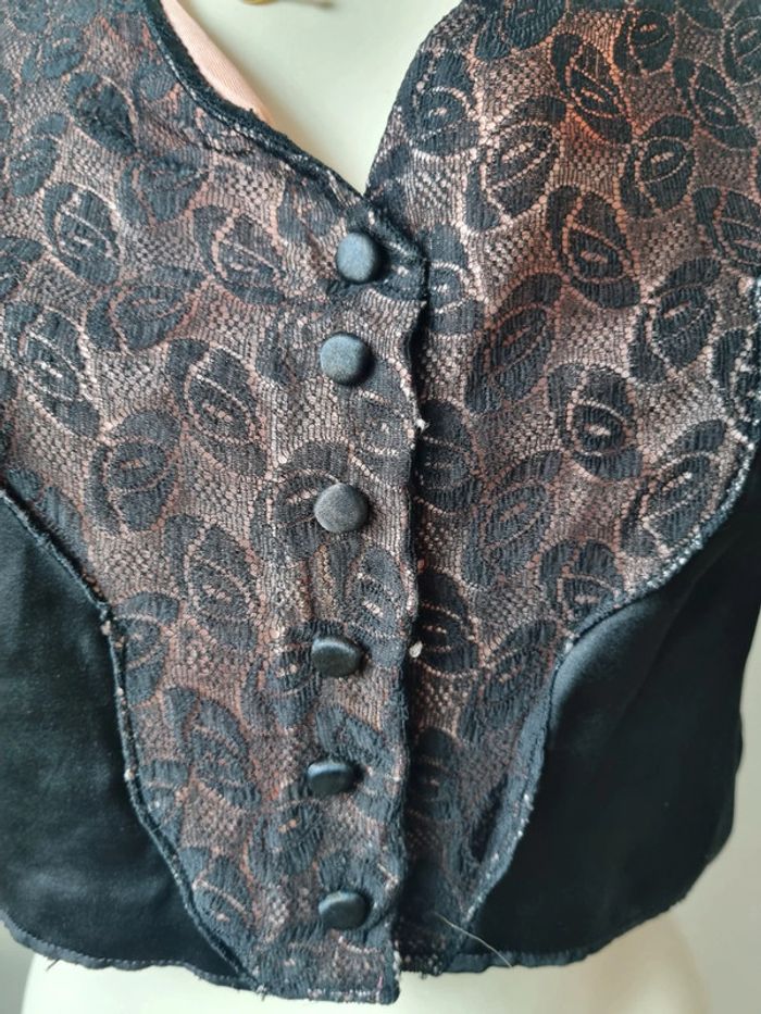 Haut en soie et dentelle noir vintage - photo numéro 8