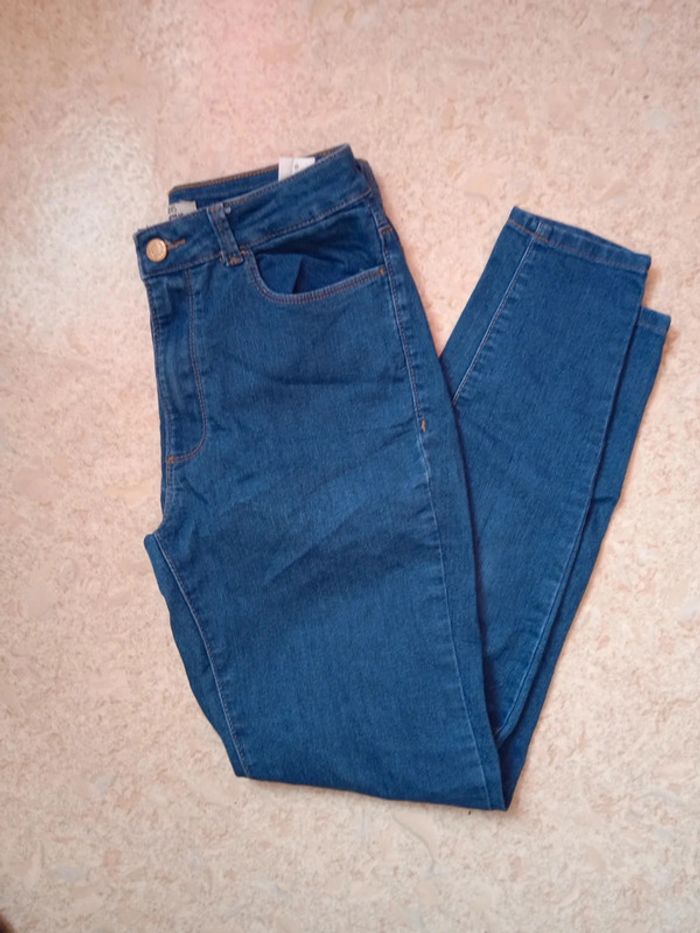 Jeans bleu 36 - photo numéro 2
