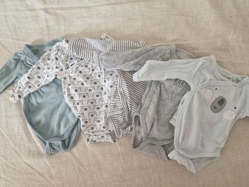 Lot 4 bodies vertbaudet