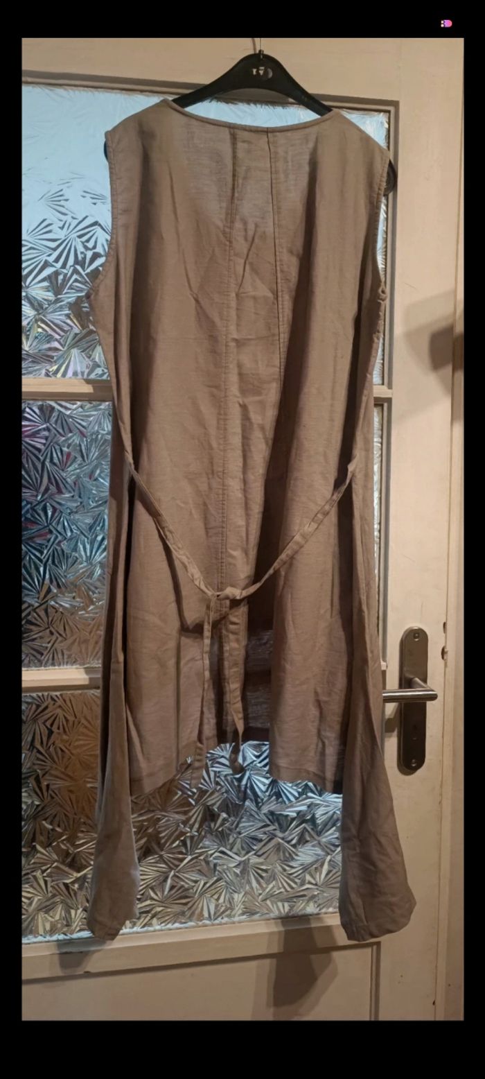 Robe couleur taupe - photo numéro 2