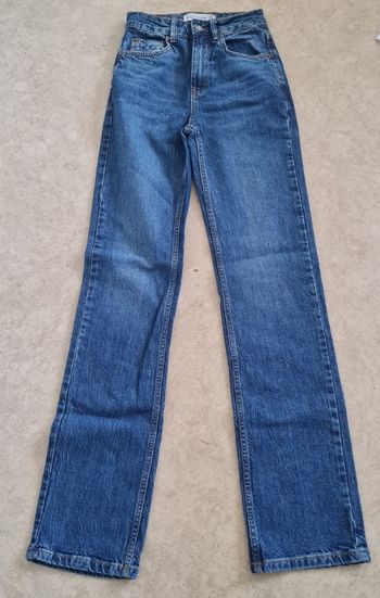 Jean stradivarius D98 taille 32