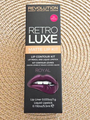 Kit contour des lèvres  + rouge à lèvres mat