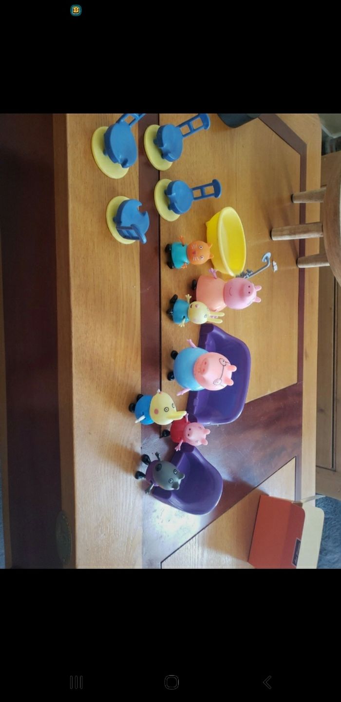 lots figurines peppa pig plus accessoire
