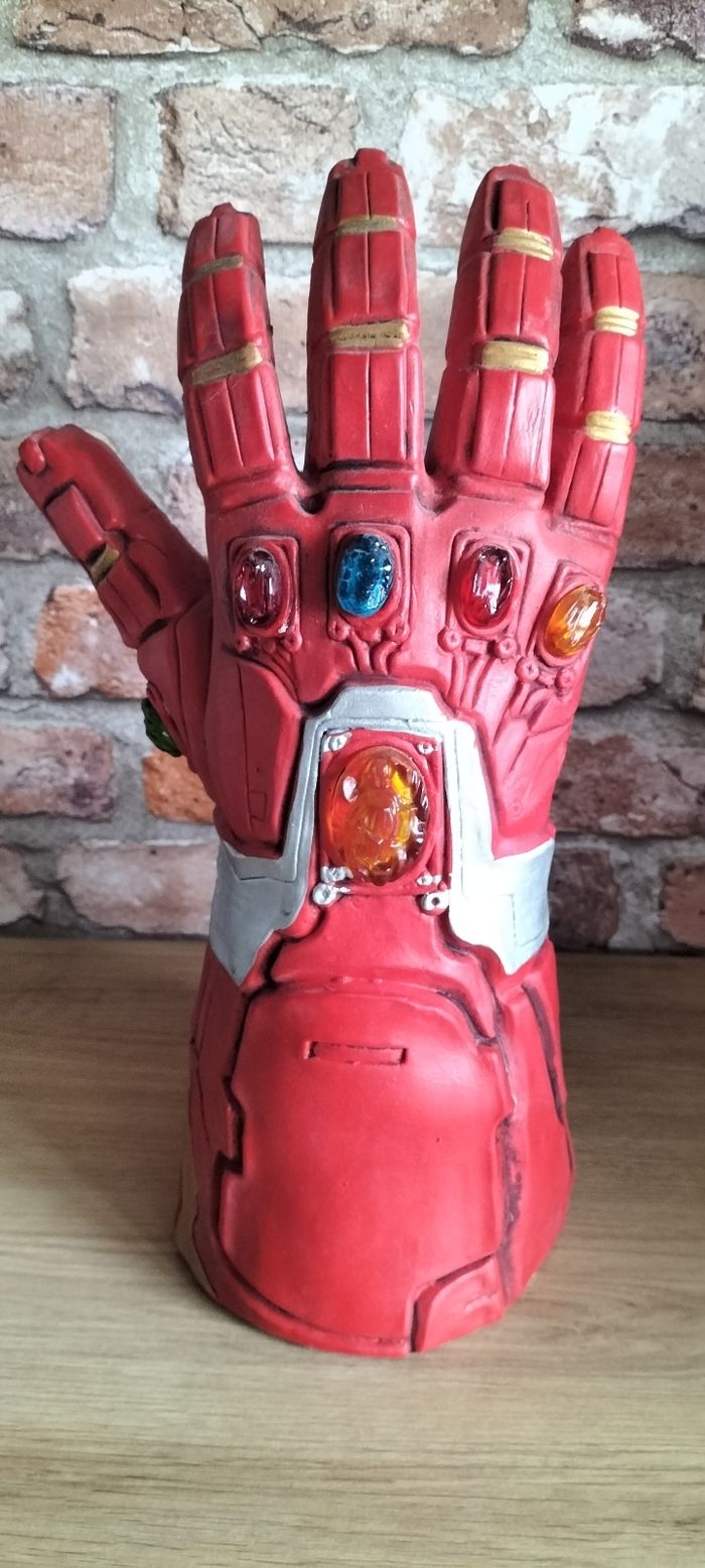 Gant en caoutchouc thanos