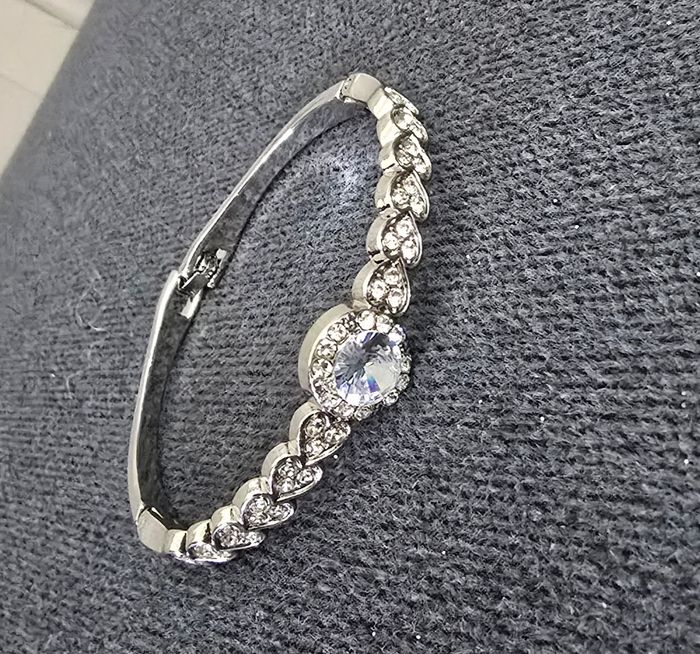 Bracelet jonc argenté cœur en strass mariage soiree - photo numéro 5