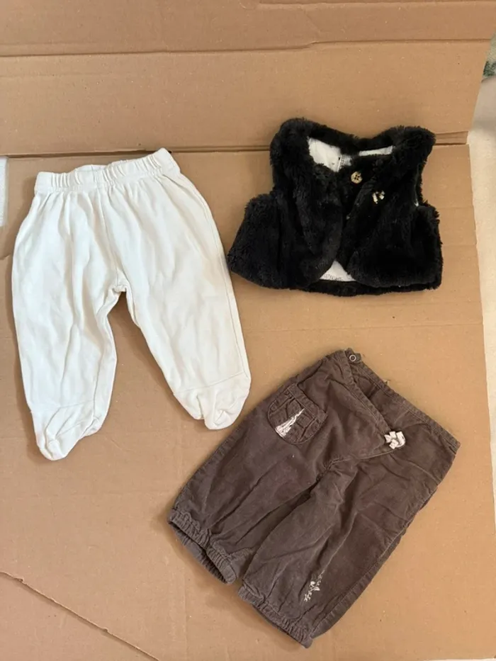 Lot de 6 vêtements, taille 1 mois - photo numéro 2