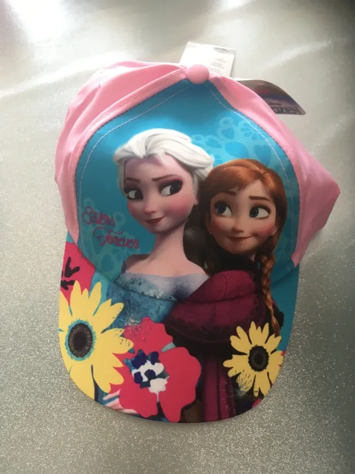 casquette Reine des neiges NEUVE