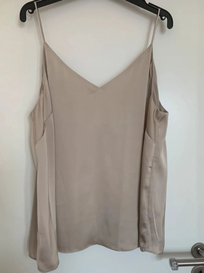 Top H&M taille 45/48 - photo numéro 2