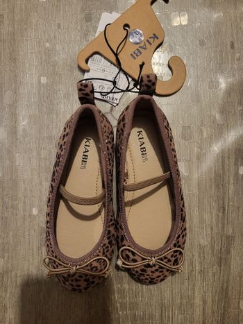 Ballerine léopard Neuf pointure 25