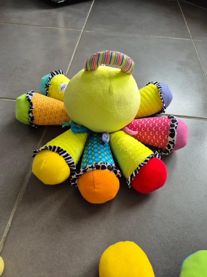 Grande peluche pieuvre musiciale + pieuvre d'activités + hochet Freddie la Luciole - photo numéro 6