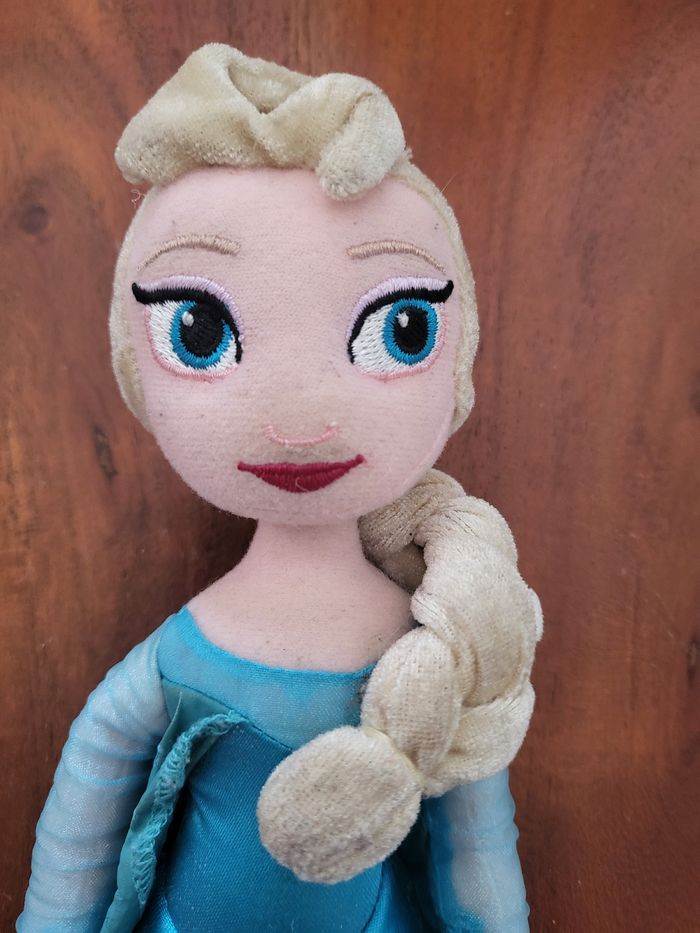 Peluche Elsa reine des neiges - photo numéro 3