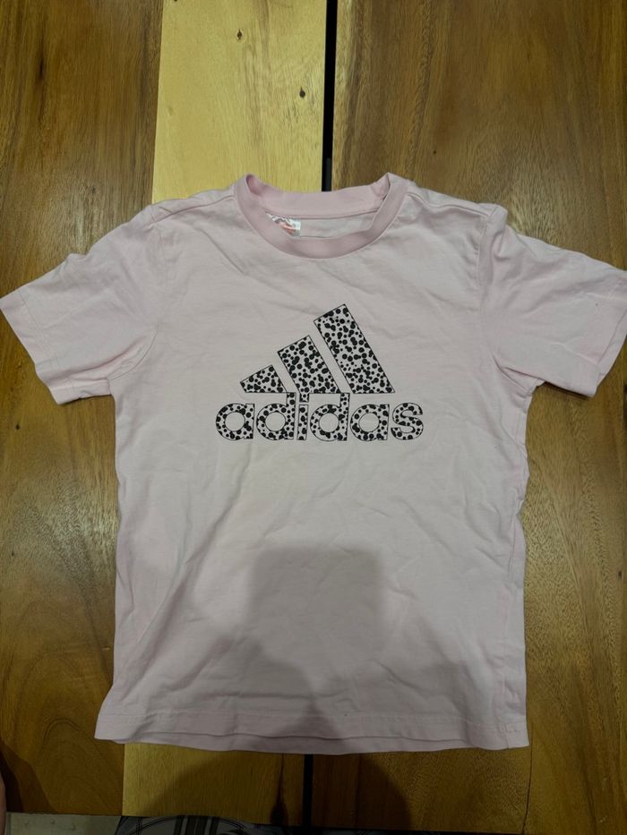T-Shirt Adidas Taille  9-10 Ans
