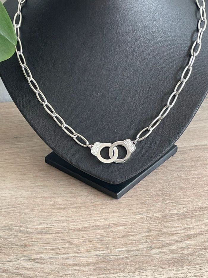 Collier menottes scintillantes de strass en acier inoxydable argenté et hypoallergénique