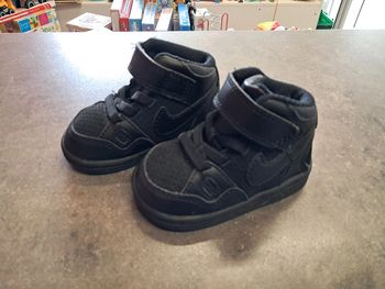 paire de baskets garcon nike pointure 18.5