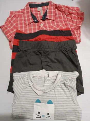 Lot 4 vêtements 12 mois garçon