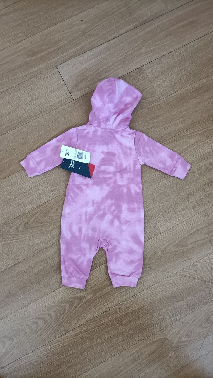 Grenouillère pyjama bébé fille Reebok neuve - photo numéro 2