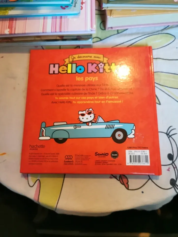 Livre Je découvre les pays avec Hello Kitty - photo numéro 2
