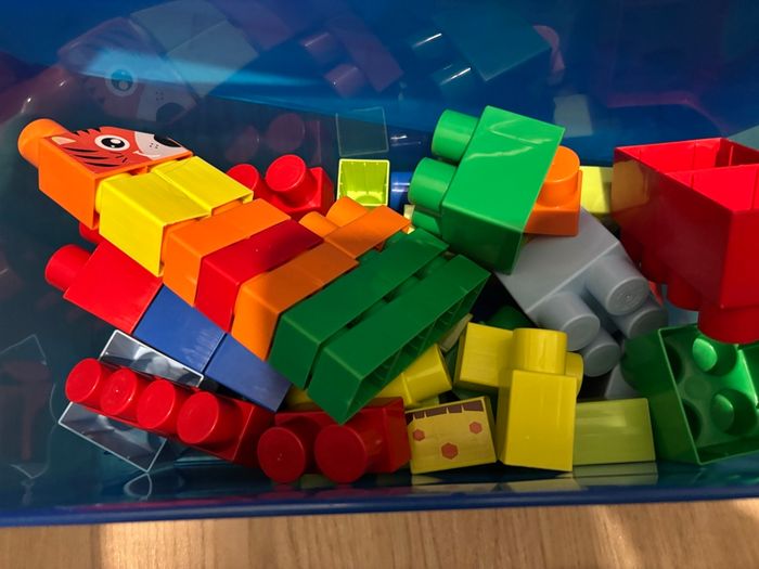 Gros lego avec boîte