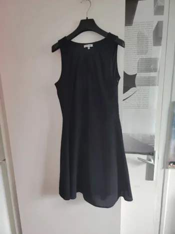 Robe pur et simple 38