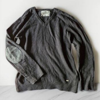 Très beau pull col V coudes relook sympa