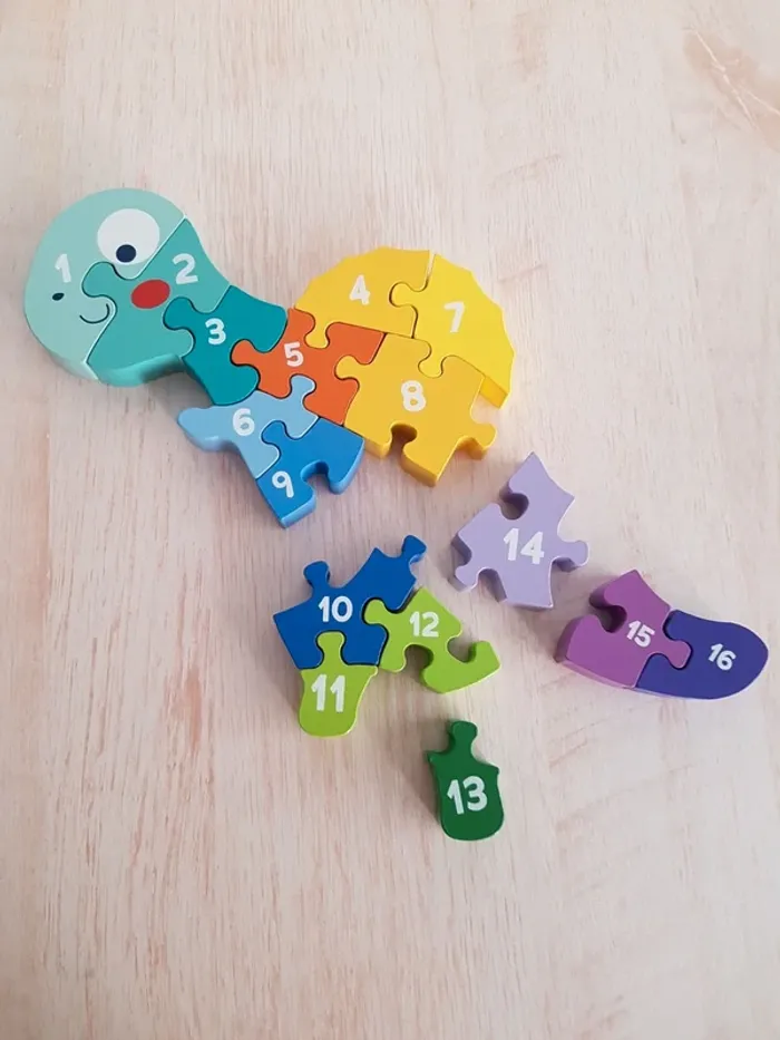 Puzzle spinosaure en bois chiffres et couleurs - photo numéro 4