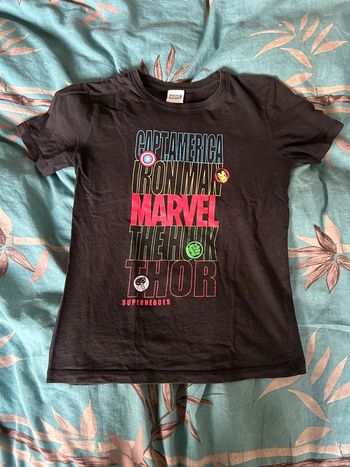 Tee shirt / haut marvel 8 ans / 9 ans