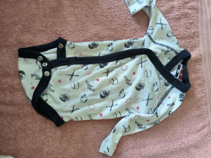 Lot 3 pyjamas 3 bodies 3mois - photo numéro 7